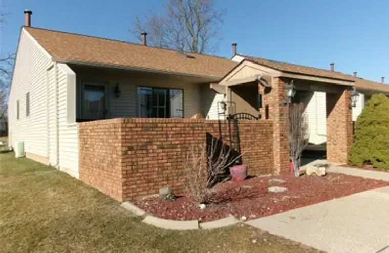 62072 YORK TOWN DR 1, SOUTHLYONCITY_OAKL..., Southlyoncity_oakland, MI 48178