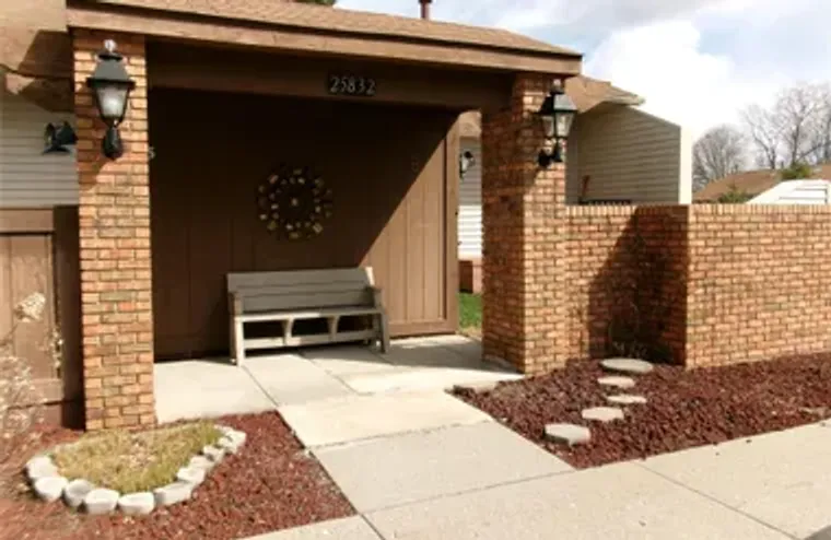 25832 LEXINGTON 6, SOUTHLYONCITY_OAKLAND..., Southlyoncity_oakland, MI 48178