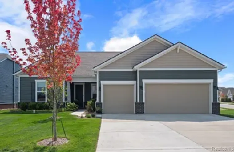 4056 BAY TER, MILFORDCHARTERTOWNSHIP_OAK..., Milfordchartertownship_oakland, MI 48381