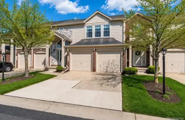 3973 RAVENSFIELD DR 13, CANTONCHARTERTOW..., Cantonchartertownship_wayne, MI 48188