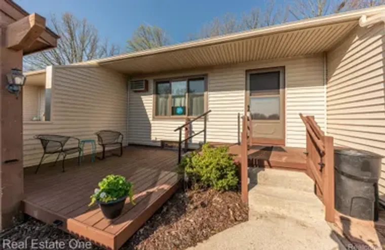 25803 LEXINGTON DR 4, SOUTHLYONCITY_OAKL..., Southlyoncity_oakland, MI 48178