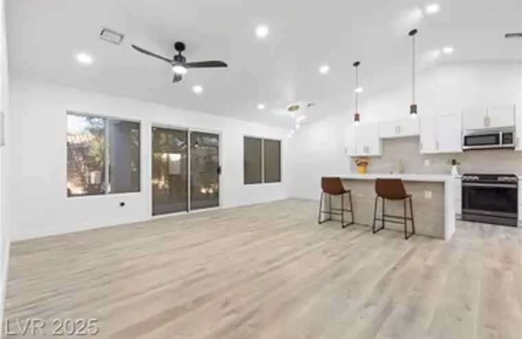 9512 EAGLE VALLEY DR, LAS VEGAS, NV, 891..., Las Vegas, NV 89134