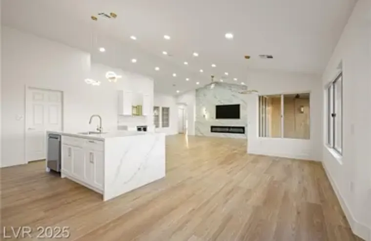 2808 CROWN RIDGE DR, LAS VEGAS, NV, 8913..., Las Vegas, NV 89134