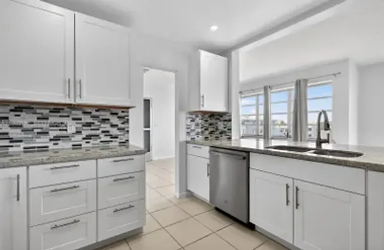 329 SE 3RD ST 502T, HALLANDALE BEACH, FL..., Hallandale Beach, FL 33009
