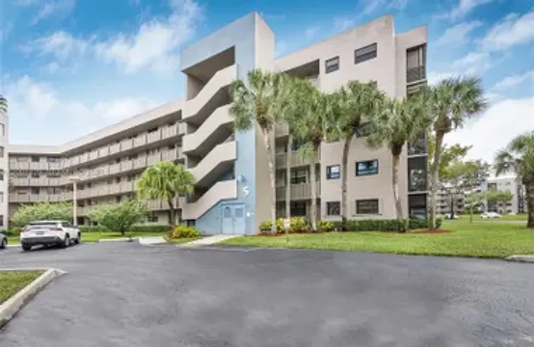 1001 COLONY POINT CIR 503, PEMBROKE PINE..., Pembroke Pines, FL 33026