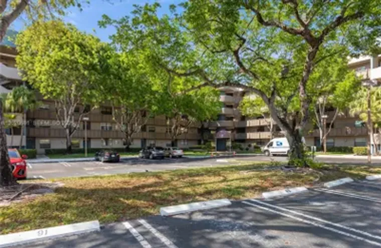 901 COLONY POINT CIR 521, PEMBROKE PINES..., Pembroke Pines, FL 33026