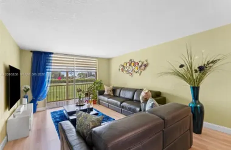9820 S HOLLYBROOK LAKE DR 208, PEMBROKE ..., Pembroke Pines, FL 33025