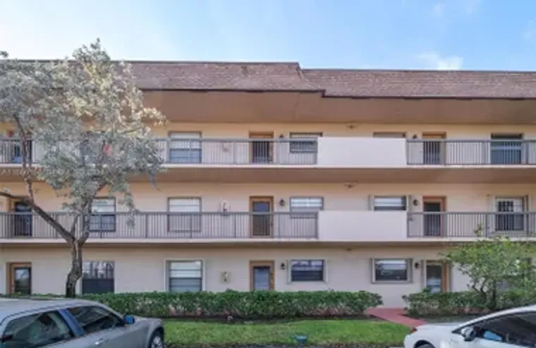 6090 N SABAL PALM BLVD 204, TAMARAC, FL,..., Tamarac, FL 33319