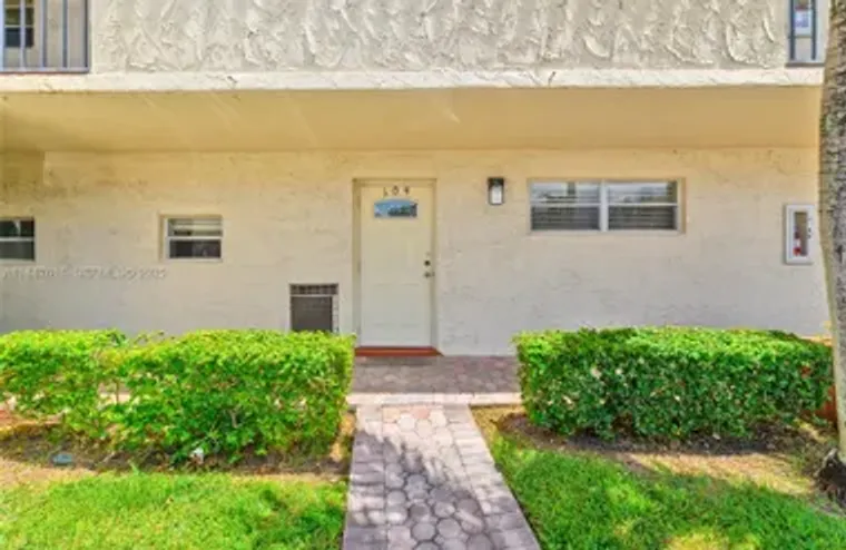 681 S HOLLYBROOK DR 109, PEMBROKE PINES,..., Pembroke Pines, FL 33025