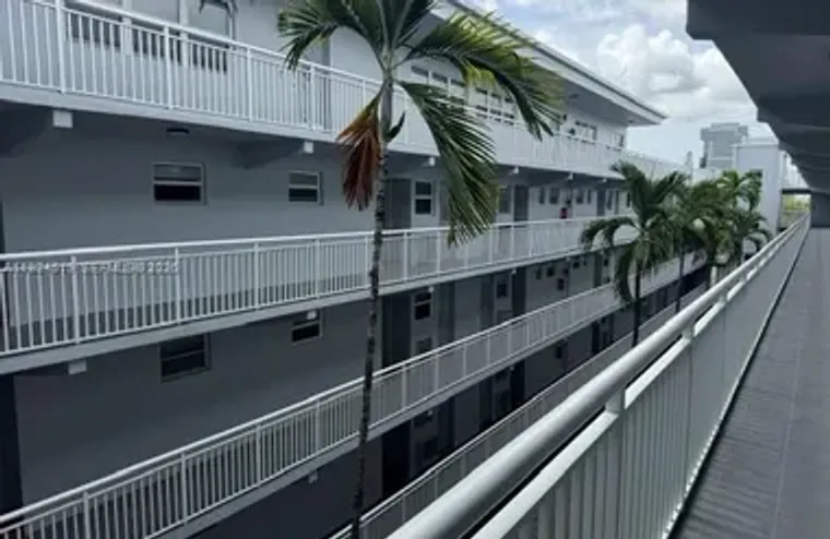 215 SE 3RD AVE 307B, HALLANDALE BEACH, F..., Hallandale Beach, FL 33009