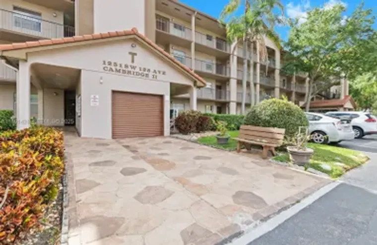 1251 SW 125TH AVE 211T, PEMBROKE PINES, ..., Pembroke Pines, FL 33027