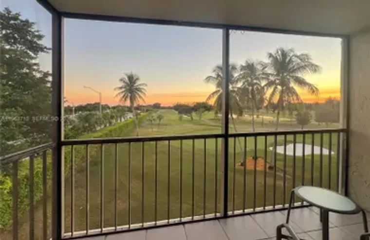 8900 WASHINGTON BLVD 401A, PEMBROKE PINE..., Pembroke Pines, FL 33025