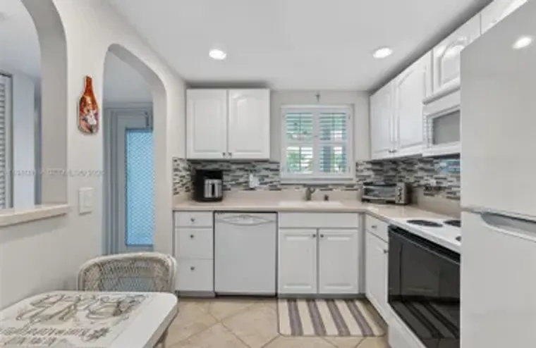 6650 ROYAL PALM BLVD 207C, MARGATE, FL, ..., Margate, FL 33063