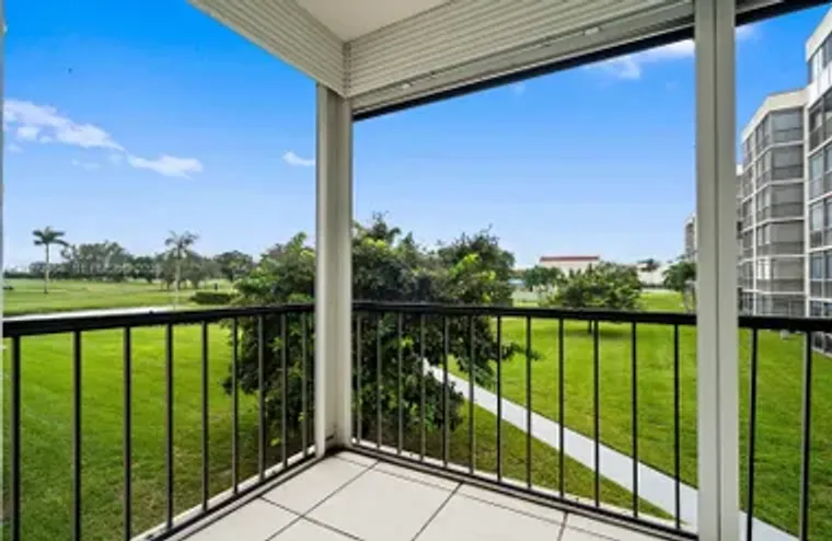 8900 WASHINGTON BLVD 205, PEMBROKE PINES..., Pembroke Pines, FL 33025