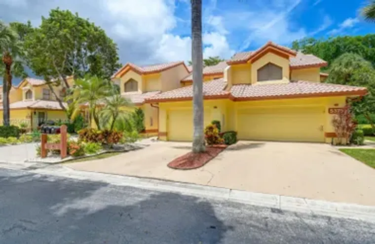 5375 10TH FAIRWAY DR 2, DELRAY BEACH, FL..., Delray Beach, FL 33484