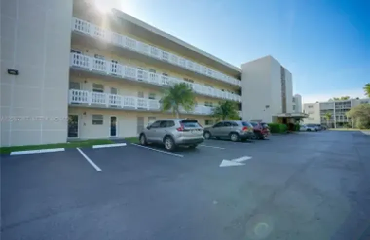 1024 SE 3RD AVE 102, DANIA BEACH, FL, 33..., Dania Beach, FL 33004
