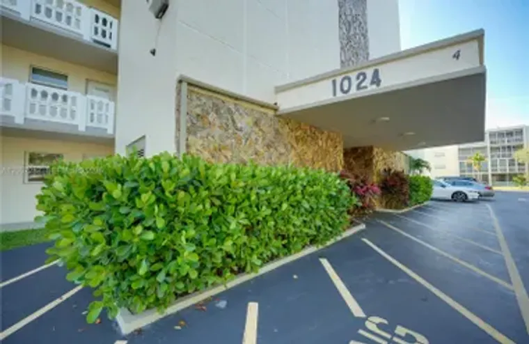 1024 SE 3RD AVE 102, DANIA BEACH, FL, 33..., Dania Beach, FL 33004