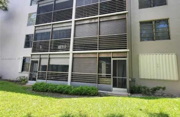 900 COLONY POINT CIR 107, PEMBROKE PINES..., Pembroke Pines, FL 33026