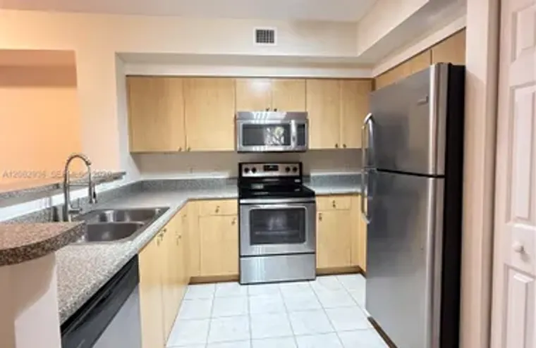 7940 N NOB HILL RD 204, TAMARAC, FL, 333..., Tamarac, FL 33321