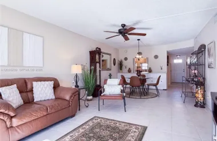 9420 S HOLLYBROOK LAKE DR 108, PEMBROKE ..., Pembroke Pines, FL 33025
