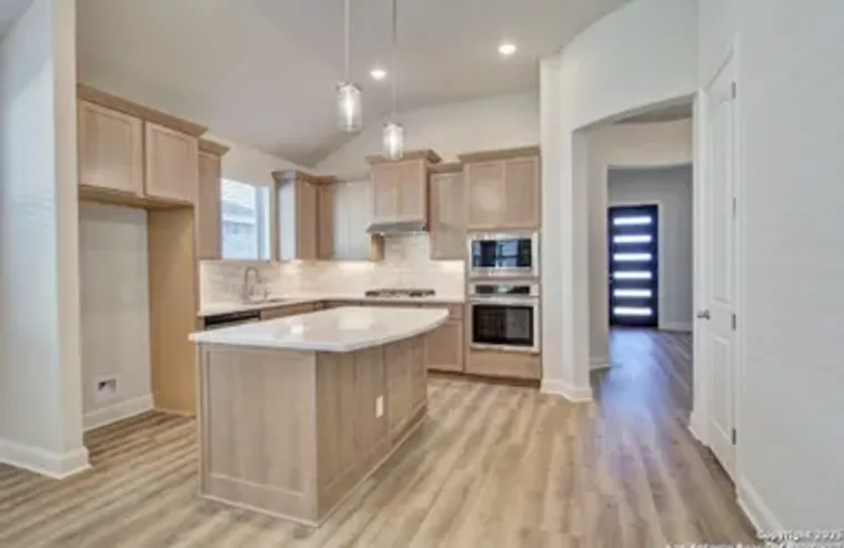 2072 STEPHANIE AVE, NEWBRAUNFE, TX, 7813..., Newbraunfe, TX 78132