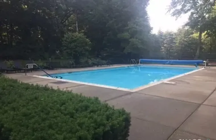 24-B HERITAGE CRST B, SOUTHBURY, CT, 064..., Southbury, CT 06488
