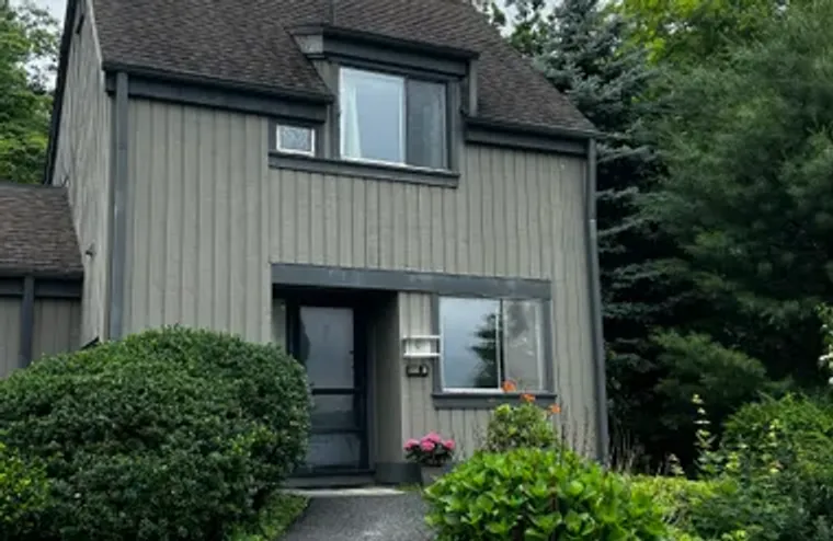 301 HERRITAGE VLG B, SOUTHBURY, CT, 0648..., Southbury, CT 06488