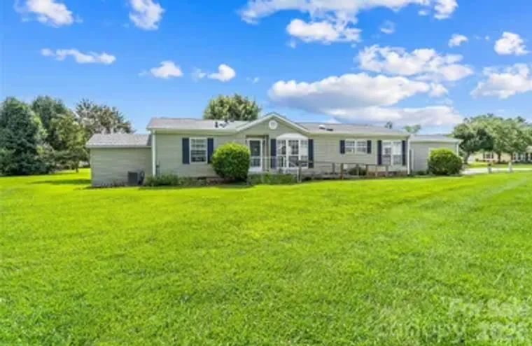 208 RED BIRCH CT, HENDERSONVILLE, NC, 28..., Hendersonville, NC 28739