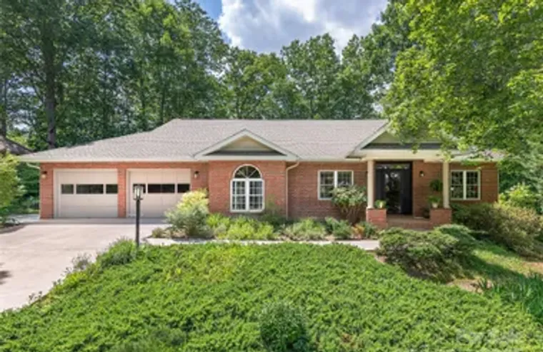 306 CROYDON DR, HENDERSONVILLE, NC, 2879..., Hendersonville, NC 28791