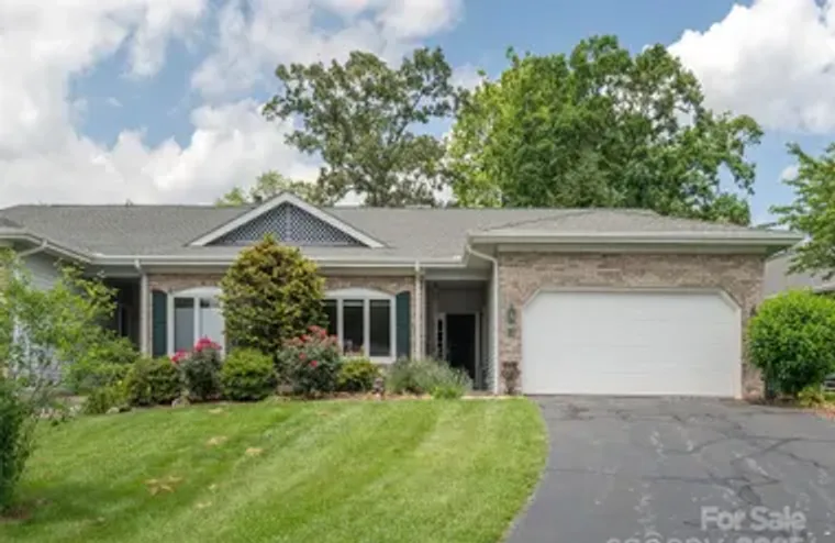 12 COUNTRY MEADOWS LN, HENDERSONVILLE, N..., Hendersonville, NC 28792