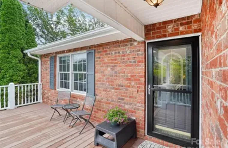 645 HIGH QUARRY RD, HENDERSONVILLE, NC, ..., Hendersonville, NC 28791