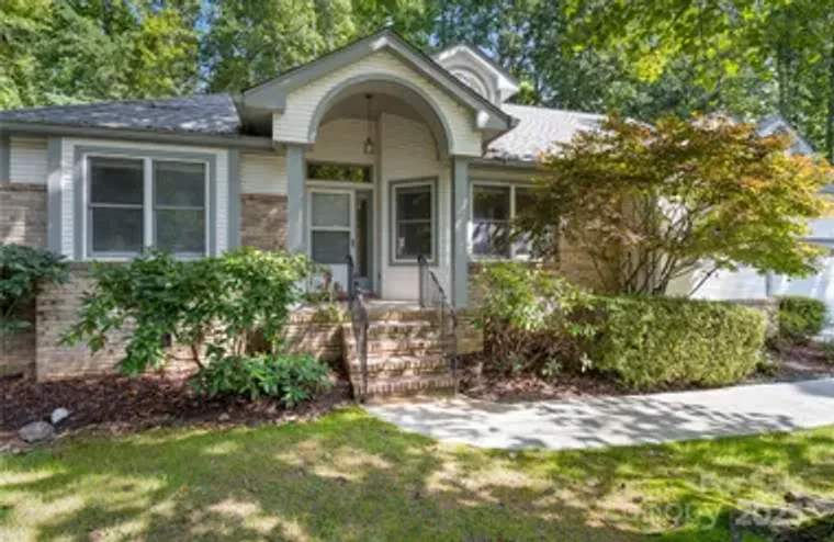 131 JENNY LIND DR, HENDERSONVILLE, NC, 2..., Hendersonville, NC 28791