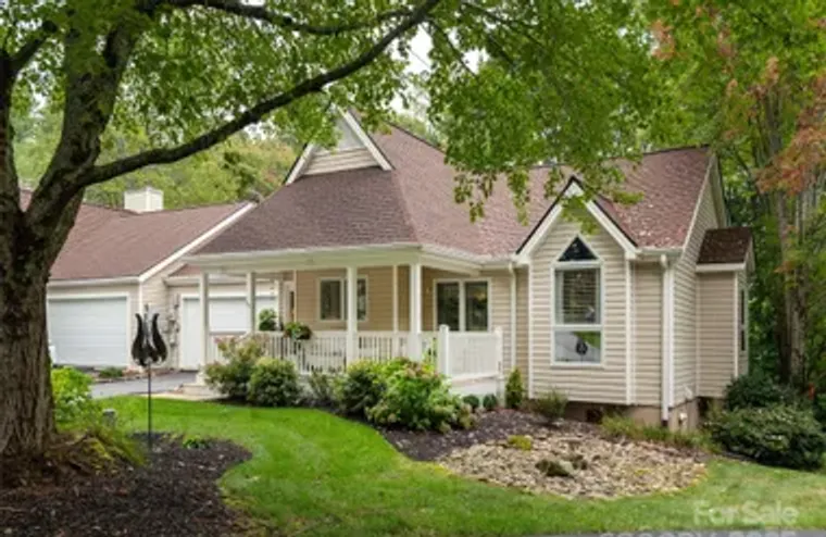 210 BLACK OAK LN, HENDERSONVILLE, NC, 28..., Hendersonville, NC 28791