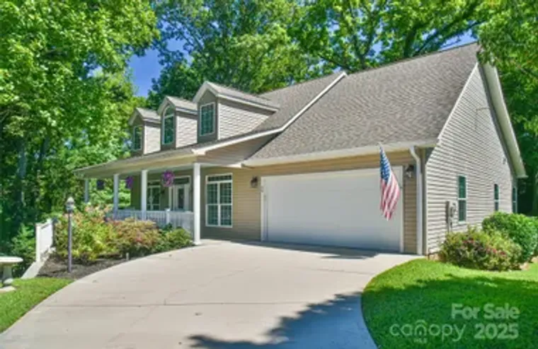 34 WATERBURY CT, HENDERSONVILLE, NC, 287..., Hendersonville, NC 28791