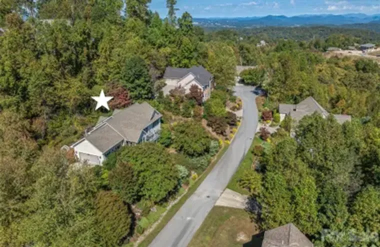 222 BAY LAUREL LN, HENDERSONVILLE, NC, 2..., Hendersonville, NC 28791