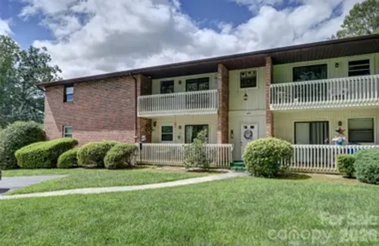 103 OAKWOOD PL 3, HENDERSONVILLE, NC, 28..., Hendersonville, NC 28792