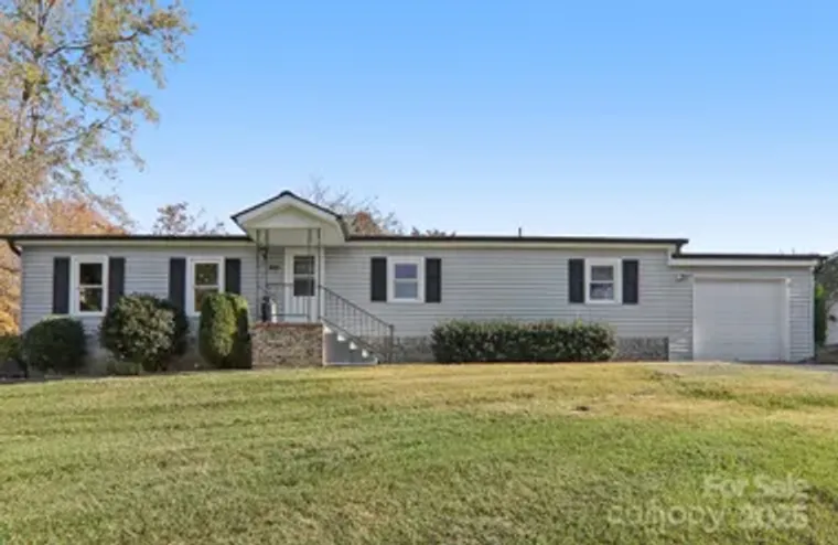201 CRANBROOK CIR, HENDERSONVILLE, NC, 2..., Hendersonville, NC 28792