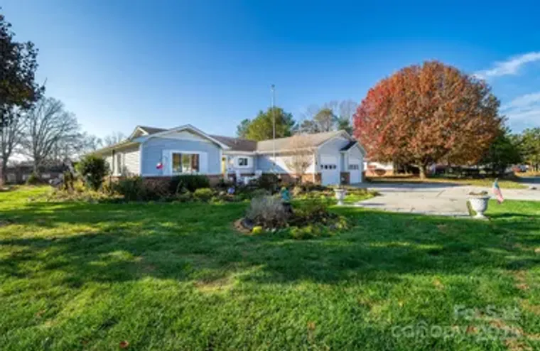 1 WINTRY DR, HENDERSONVILLE, NC, 28792, Hendersonville, NC 28792