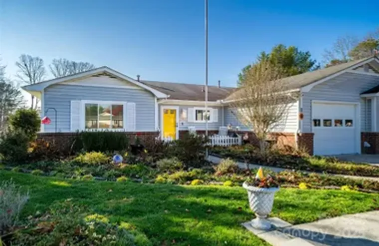 1 WINTRY DR, HENDERSONVILLE, NC, 28792, Hendersonville, NC 28792