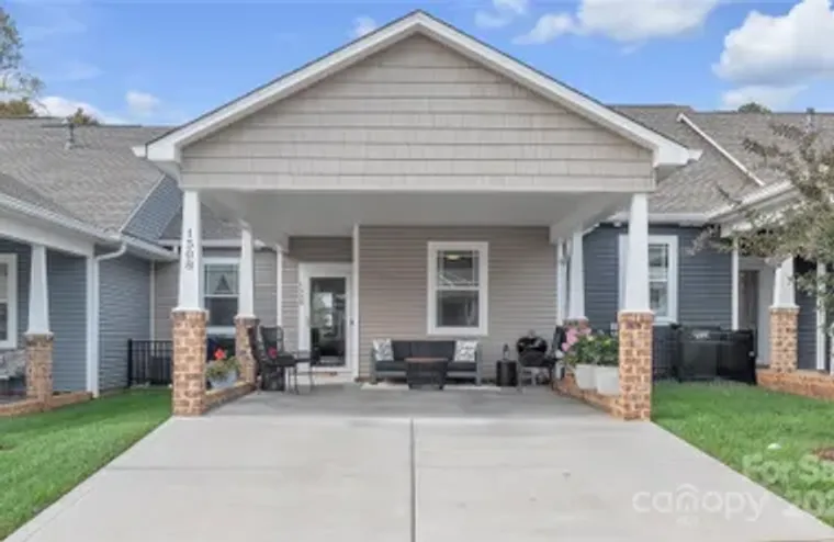 1508 28TH STREET LN SE, HICKORY, NC, 286..., Hickory, NC 28602