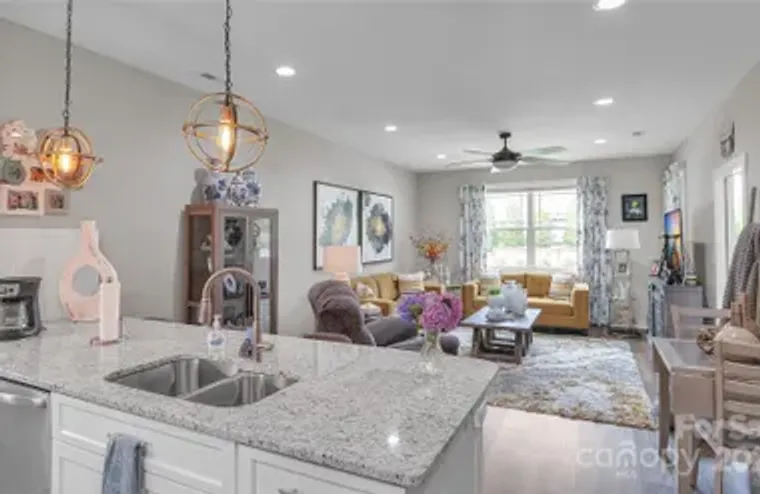 1508 28TH STREET LN SE, HICKORY, NC, 286..., Hickory, NC 28602