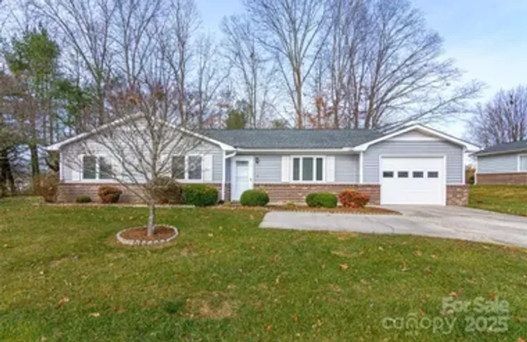 308 DELLFORD CT, HENDERSONVILLE, NC, 287..., Hendersonville, NC 28792