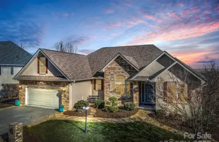 71 CARRIAGE HIGHLANDS CT, HENDERSONVILLE..., Hendersonville, NC 28791