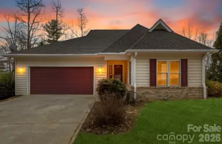 242 CARRIAGE SUMMITT WAY, HENDERSONVILLE..., Hendersonville, NC 28791