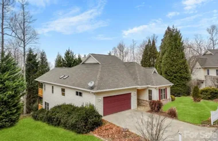 242 CARRIAGE SUMMITT WAY, HENDERSONVILLE..., Hendersonville, NC 28791