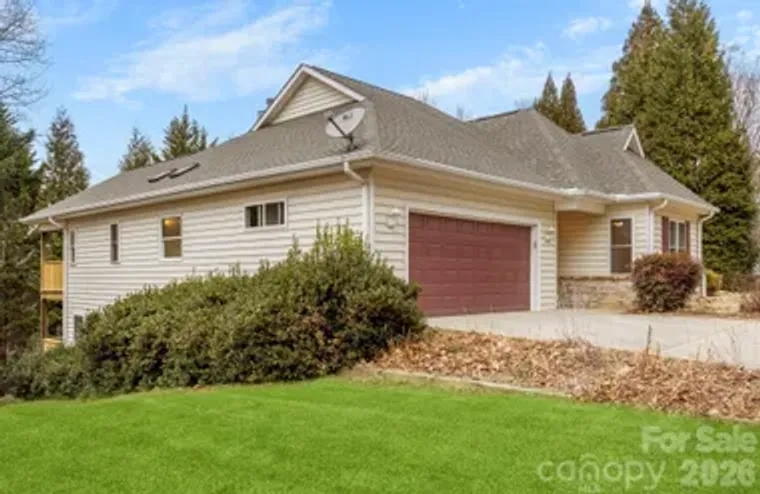242 CARRIAGE SUMMITT WAY, HENDERSONVILLE..., Hendersonville, NC 28791