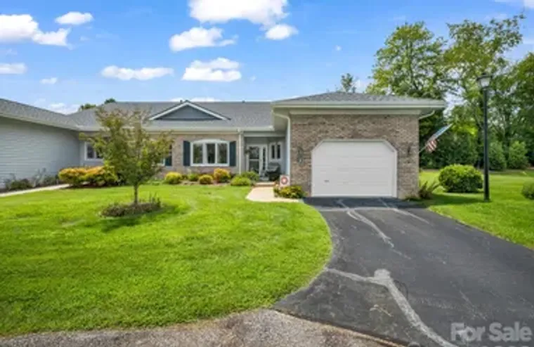 20 COUNTRY MEADOWS LN, HENDERSONVILLE, N..., Hendersonville, NC 28792