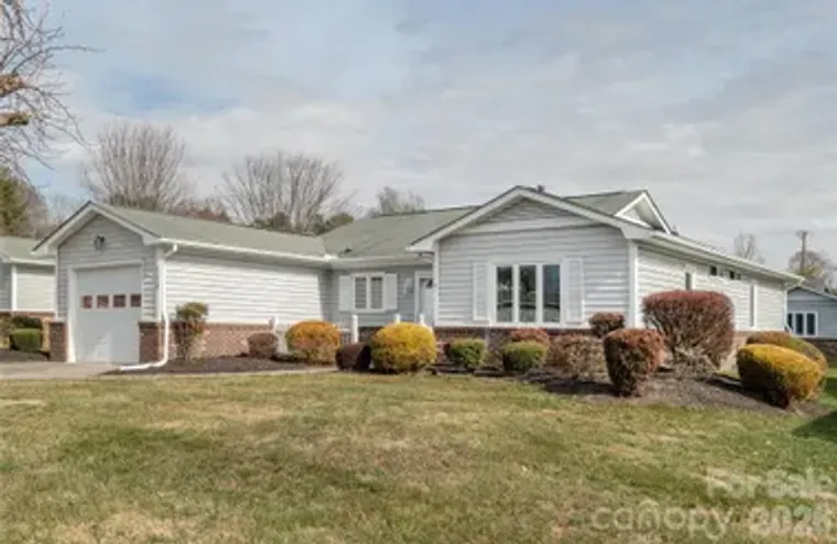 228 DARTCREST DR, HENDERSONVILLE, NC, 28..., Hendersonville, NC 28792