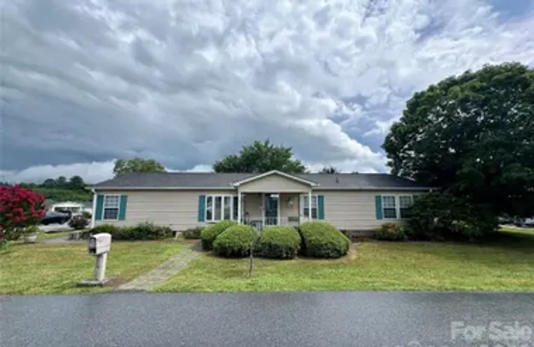 308 RIVERWIND DR, HENDERSONVILLE, NC, 28..., Hendersonville, NC 28739