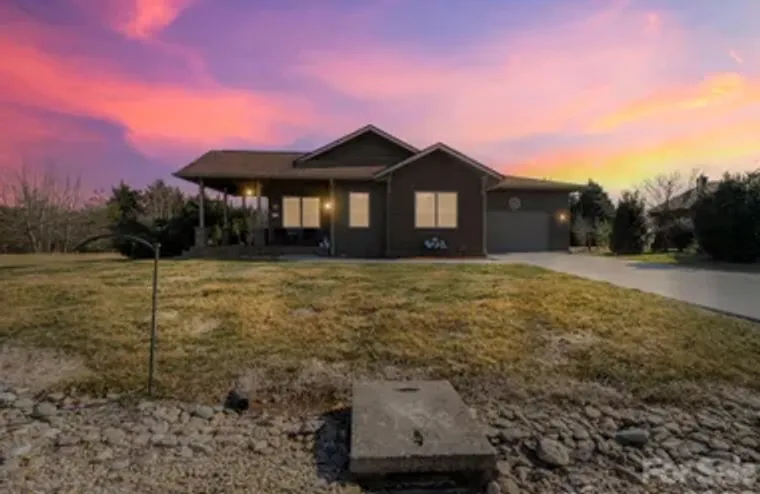 38 WINGED ELM CT, HENDERSONVILLE, NC, 28..., Hendersonville, NC 28739